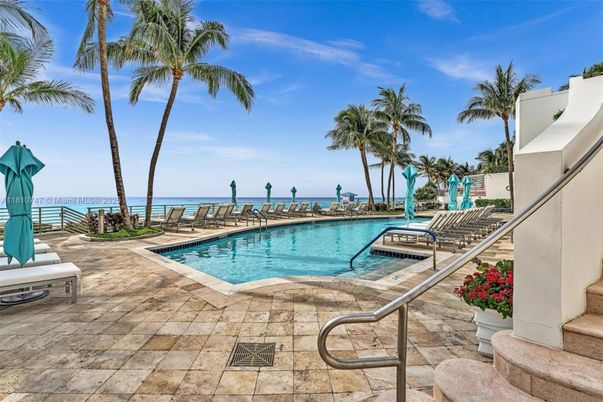 Exterior, Pool, Water