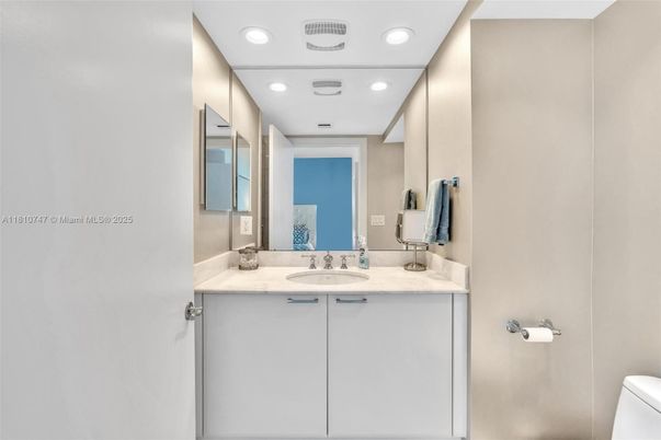 Bathroom, Interior, Recessed Lighting