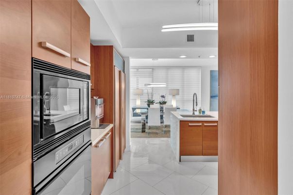 Dining room, Interior, Kitchen, Living room, Pendant Lights, Recessed Lighting, Stainless Steel Appliances
