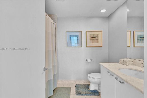 Bathroom, Interior, Recessed Lighting