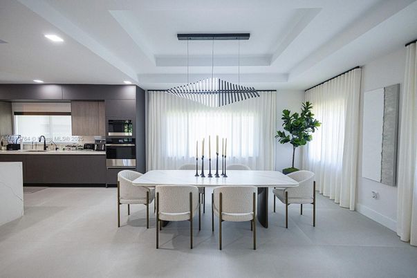 Dining room, Interior, Kitchen, Pendant Lights, Recessed Lighting, Stainless Steel Appliances
