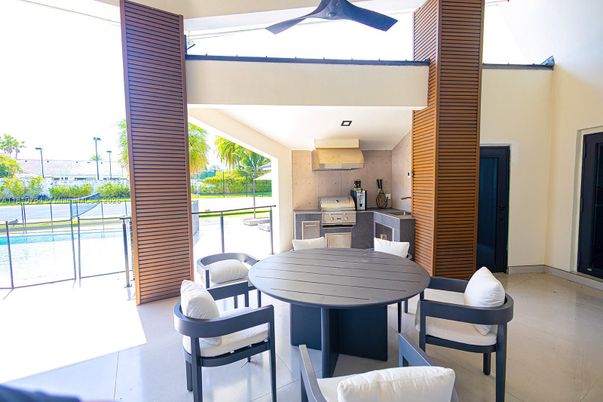 Dining room, Interior