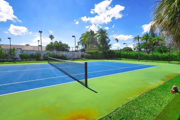 Exterior, Tennis Courts