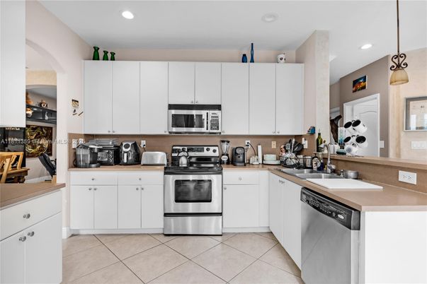 Interior, Kitchen, Pendant Lights, Recessed Lighting, Stainless Steel Appliances