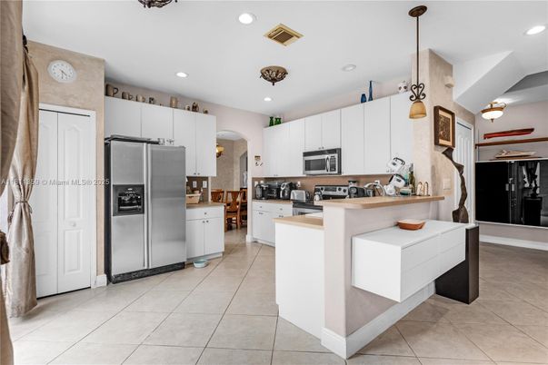 Interior, Kitchen, Pendant Lights, Recessed Lighting, Stainless Steel Appliances