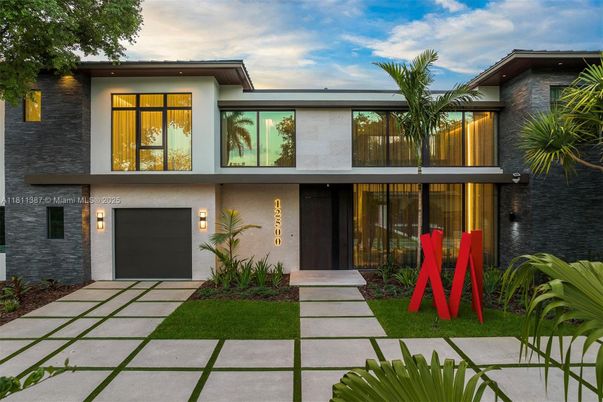 Attached, Exterior, Facade, Modern