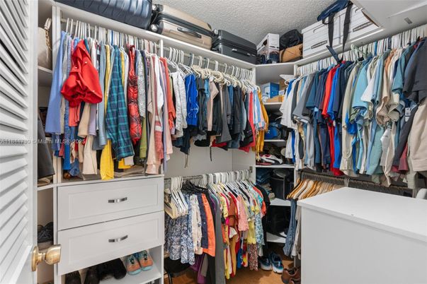 Interior, Walk-in Closets