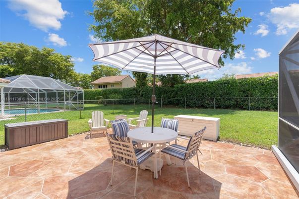 Backyard, Exterior, Hot Tub