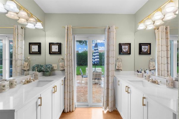 Bathroom, Dual Sink Vanities, Interior, Wood Texture Flooring