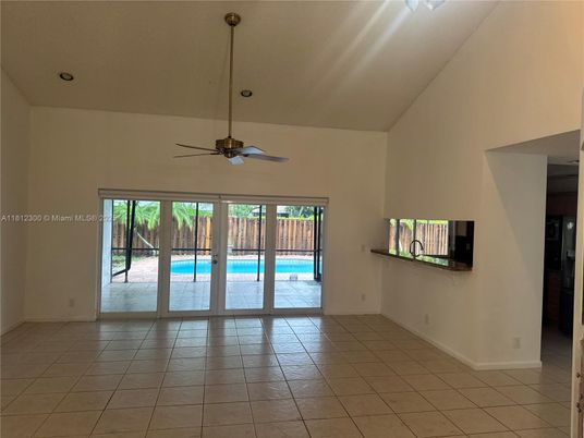 Empty room, Interior, Recessed Lighting