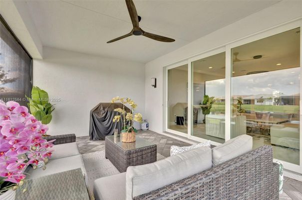Interior, Living room, Recessed Lighting, Water