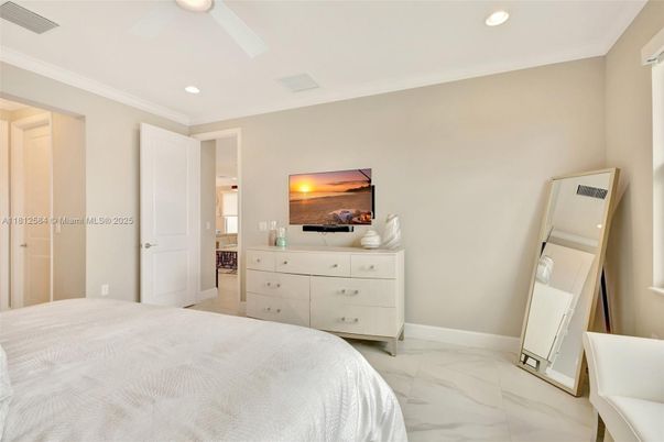 Bedroom, Interior, Marble, Recessed Lighting, Water