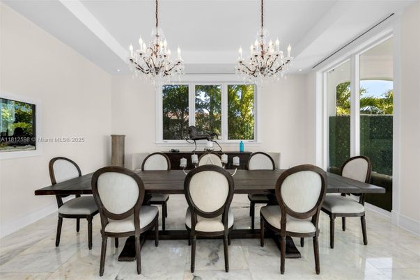 Chandelier, Dining room, Interior