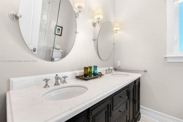 Bathroom, Dual Sink Vanities, Interior