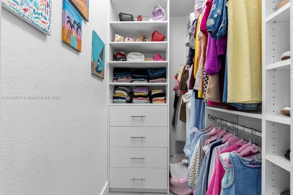 Interior, Walk-in Closets