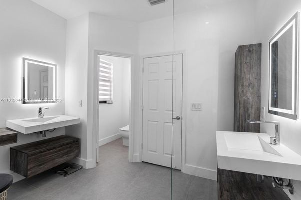 Bathroom, Interior