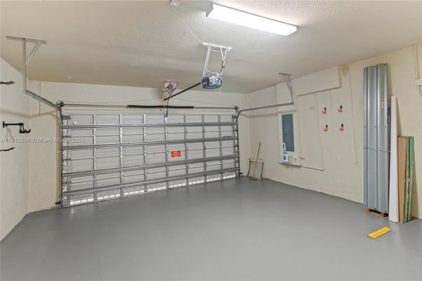 Garage, Interior