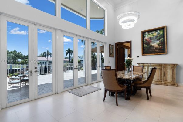 Chandelier, Dining room, Interior, Pendant Lights