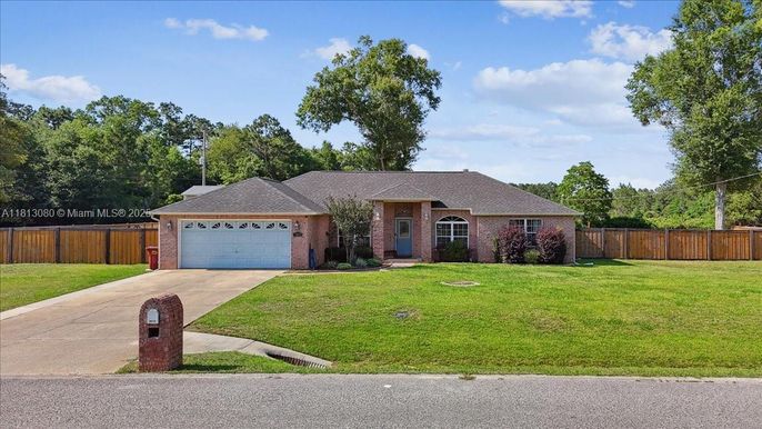 Attached, Exterior, Facade, Brick Facade, Ranch