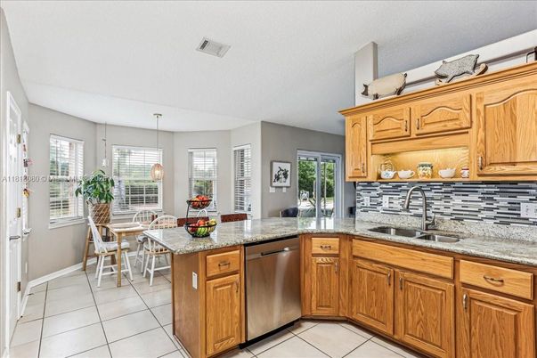 Dining room, Interior, Kitchen, Pendant Lights