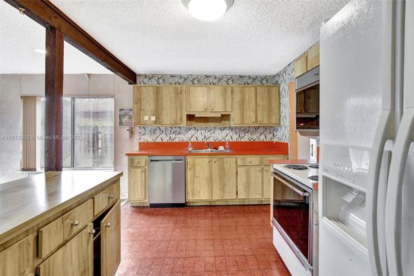 Interior, Kitchen, Stainless Steel Appliances