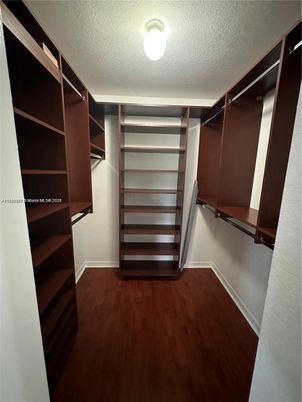 Interior, Walk-in Closets, Wood Texture Flooring