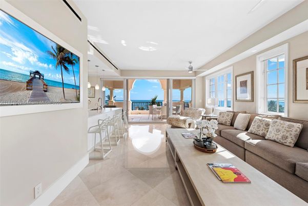 Interior, Living room, Pendant Lights, Recessed Lighting, Water