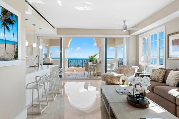Interior, Kitchen, Living room, Pendant Lights, Recessed Lighting, Water