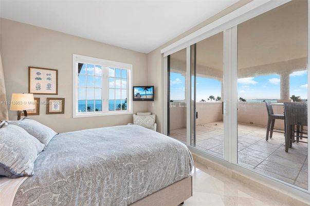 Bedroom, Interior, Water