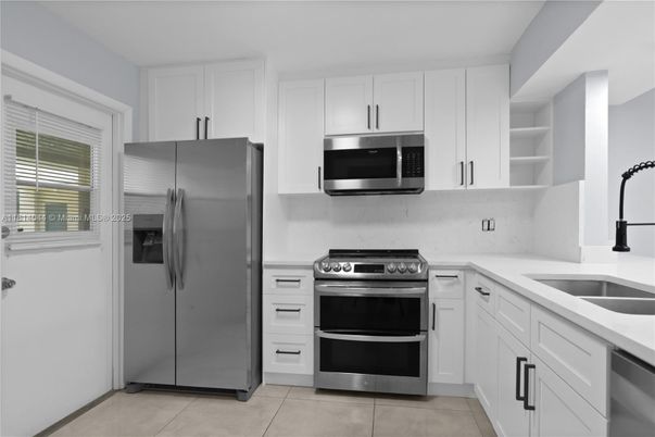 Interior, Kitchen, Stainless Steel Appliances