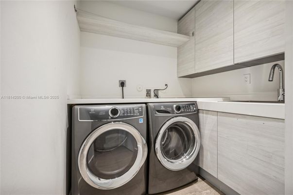 Interior, Washer