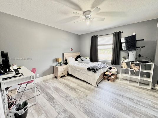 Bedroom, Home Office, Interior, Wood Texture Flooring