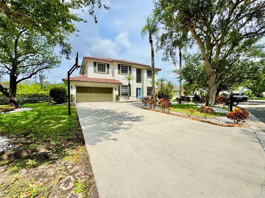 Attached, Backyard, Exterior, Facade, Mediterranean