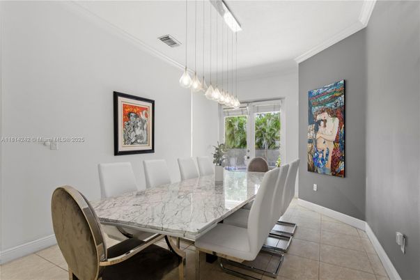 Dining room, Interior, Pendant Lights