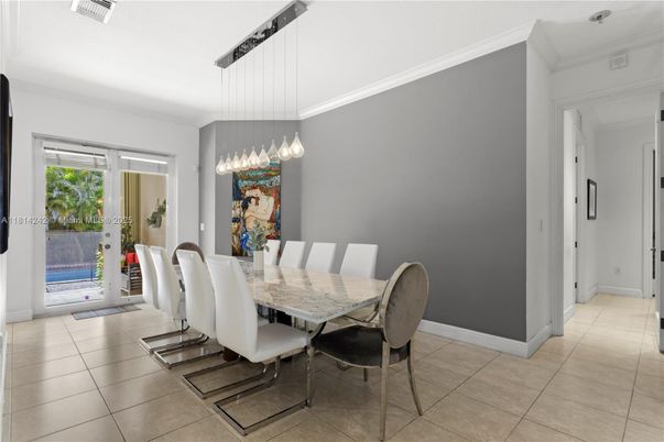 Dining room, Interior, Pendant Lights