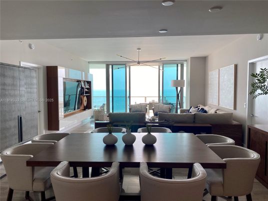 Dining room, Interior, Living room, Pendant Lights, Recessed Lighting, Water