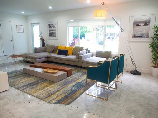 Interior, Living room, Pendant Lights, Recessed Lighting