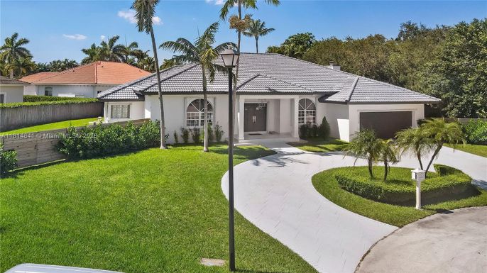 Backyard, Exterior, Facade, Mediterranean