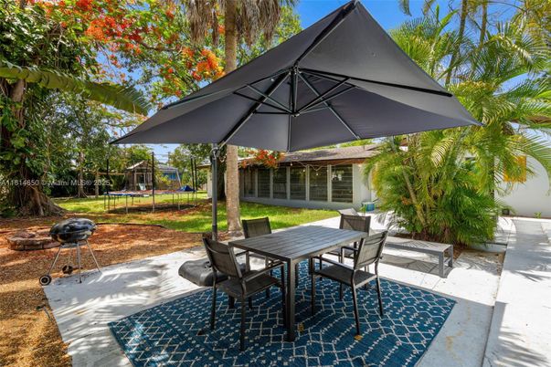 Backyard, Exterior, Playground