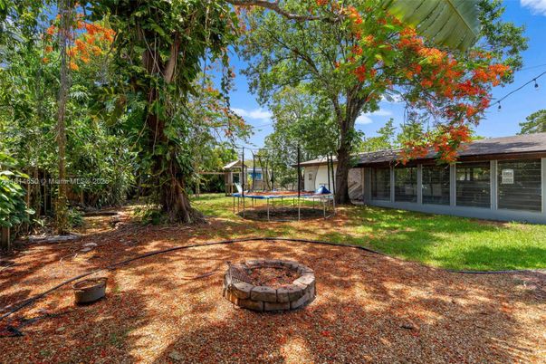 Backyard, Exterior, Playground