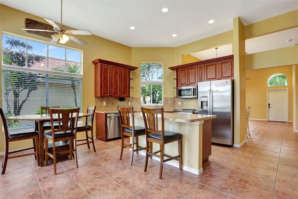 Dining room, Interior, Kitchen, Recessed Lighting, Stainless Steel Appliances