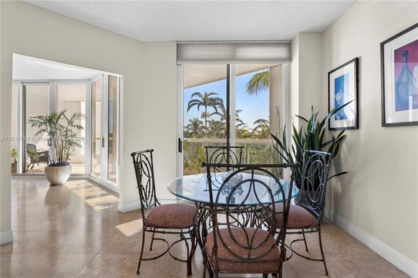 Dining room, Interior, Water
