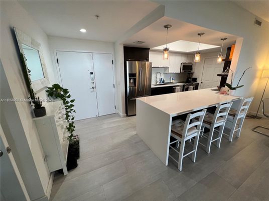 Dining room, Interior, Kitchen, Pendant Lights, Recessed Lighting, Stainless Steel Appliances