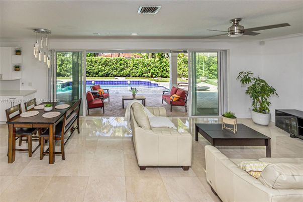 Dining room, Interior, Living room, Pendant Lights, Recessed Lighting