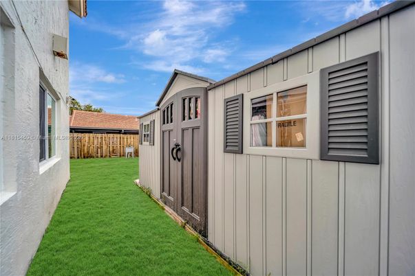 Backyard, Exterior