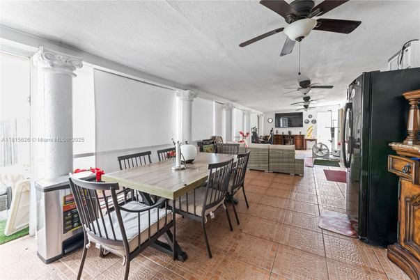Dining room, Interior
