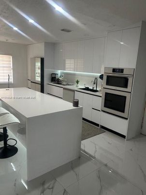 Interior, Kitchen, Marble, Recessed Lighting