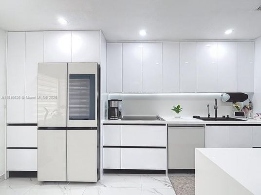 Interior, Kitchen, Marble, Recessed Lighting