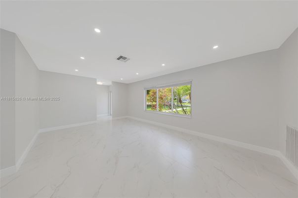 Empty room, Interior, Marble, Recessed Lighting