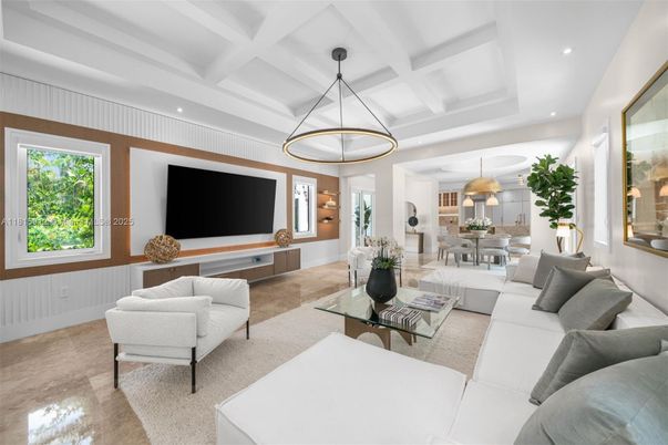 Dining room, Interior, Living room, Pendant Lights, Recessed Lighting